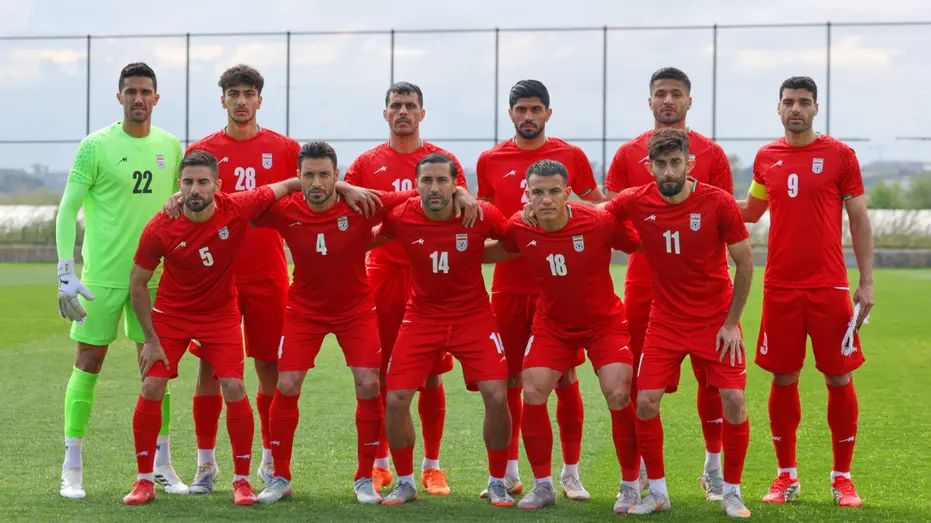 Iran-players-team-photo-scaled-1