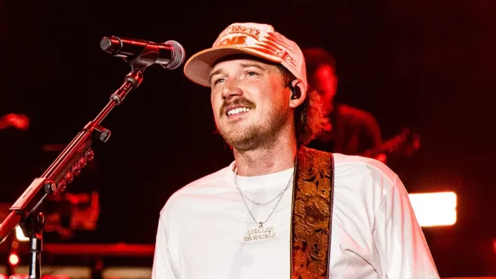 Morgan Wallen smashes piano on stage after equipment fails mid-performance during concert