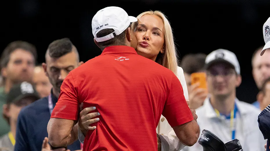 tiger-woods-vanessa-trump-embrace-tgl