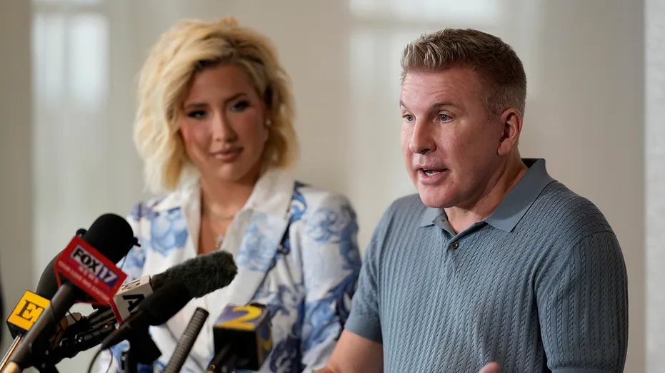 chrisley-trump-pardon-presser-007
