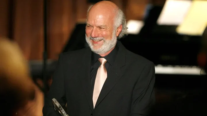 James Burrows, legendary Hollywood director behind ‘Cheers,’ ‘Friends’ and ‘Will & Grace,’ dies at 85