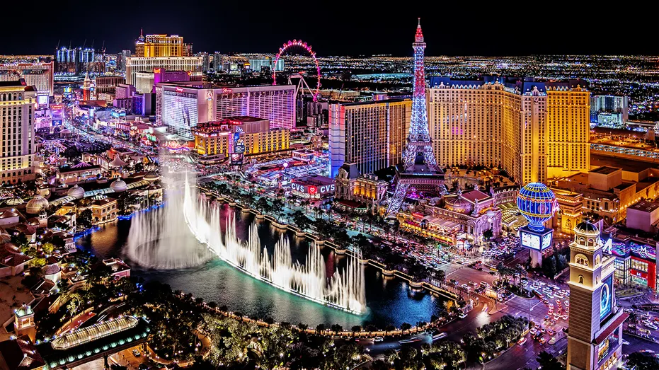 las-vegas-casinos-at-night