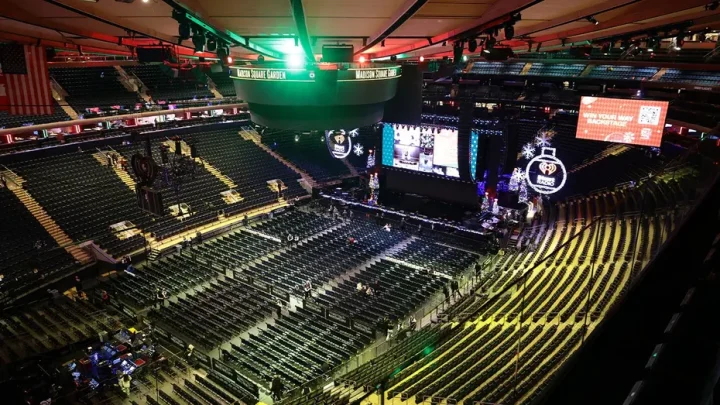 Concertgoer dies after apparent fall from upper level at Madison Square Garden