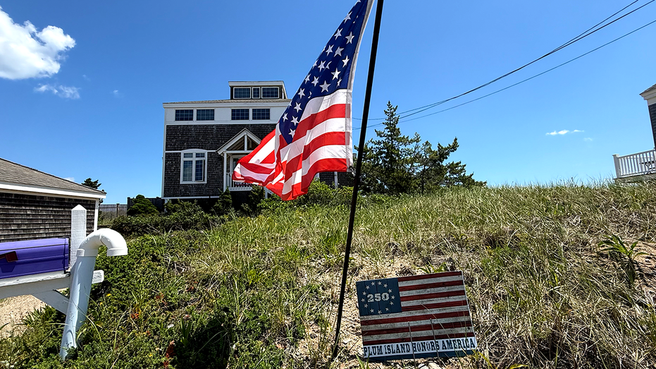 massachusetts-american-flag-plum-island
