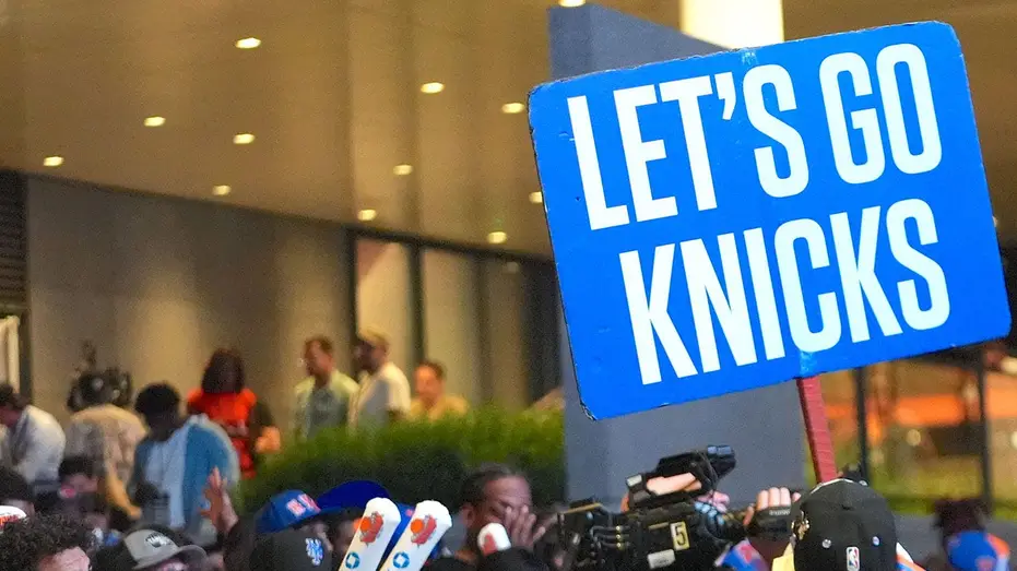 new-york-knicks-fans-celebration-fox-news-01
