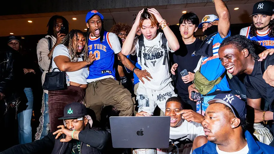 new-york-knicks-fans-watch-party-fox-news-001