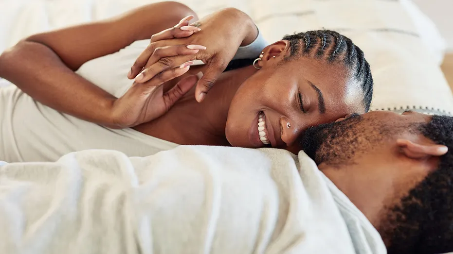 partners-snuggle-bed