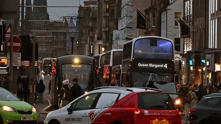 princes-street-edinburgh-fox-news-001