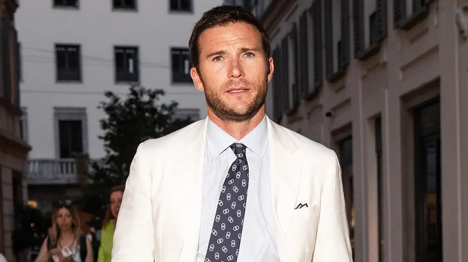 scott-eastwood-white-suit