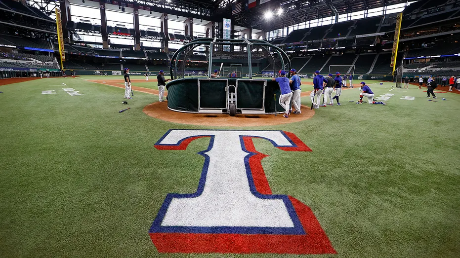 texas-rangers-on-field-logo