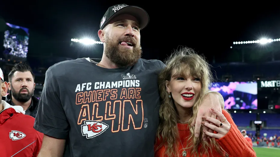 travis-kelce-taylor-swift-field