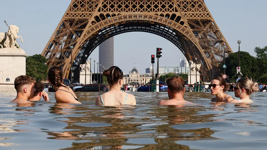 trocadero-fountain-eiffel-tower-paris-fox-news-001