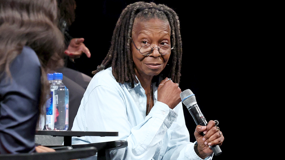 whoopi-goldberg-speaks-on-stage