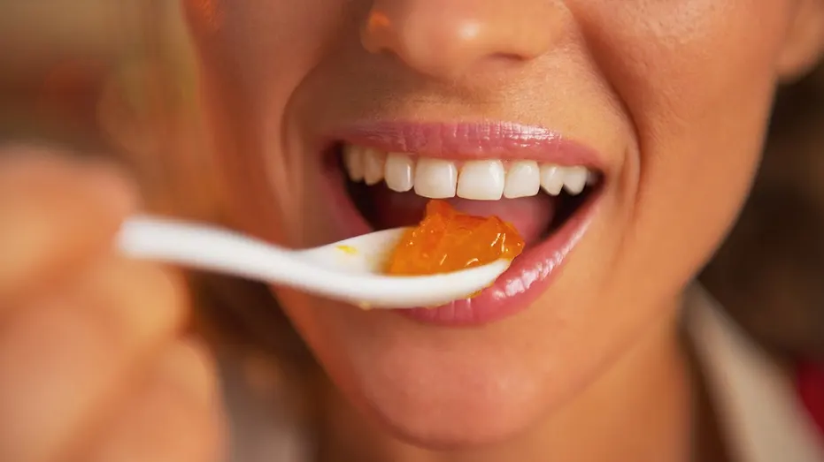 woman-eating-orange-jam-fox-news-001