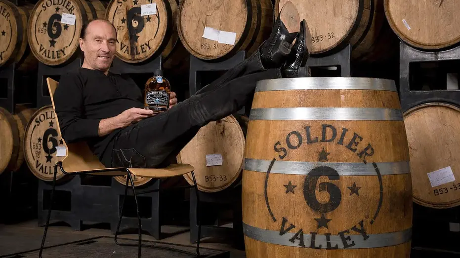 SVS_LeeGreenwood_barrells_med