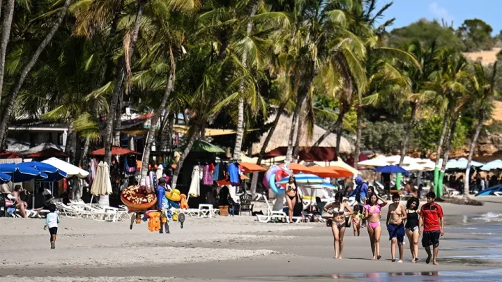 US updates travel warning for quake-hit nation, citing disaster risks and violent crime