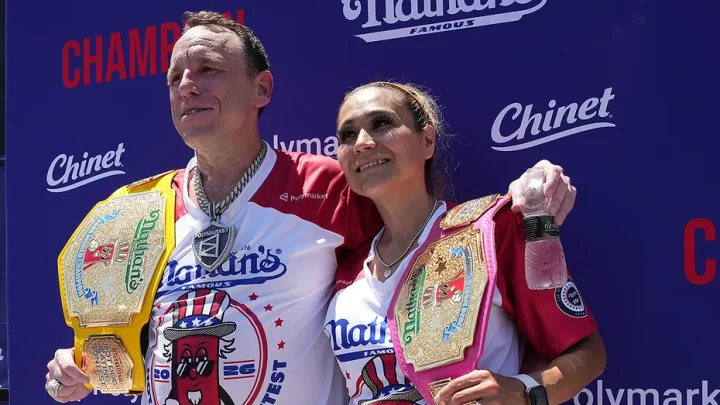 Legendary Joey Chestnut wins 18th Nathan’s Hot Dog Eating Contest by downing 66 wieners and buns