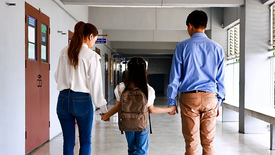 parents-daughter-school