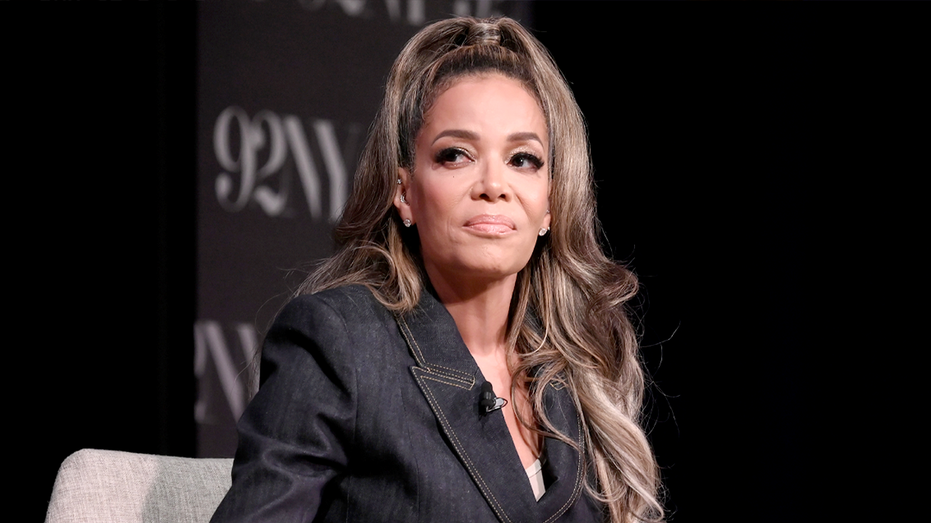 sunny-hostin-at-event